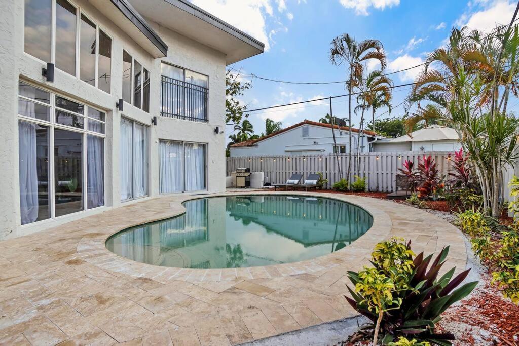 Stunning 2 Story Villa With Pool Fort Lauderdale Exterior photo